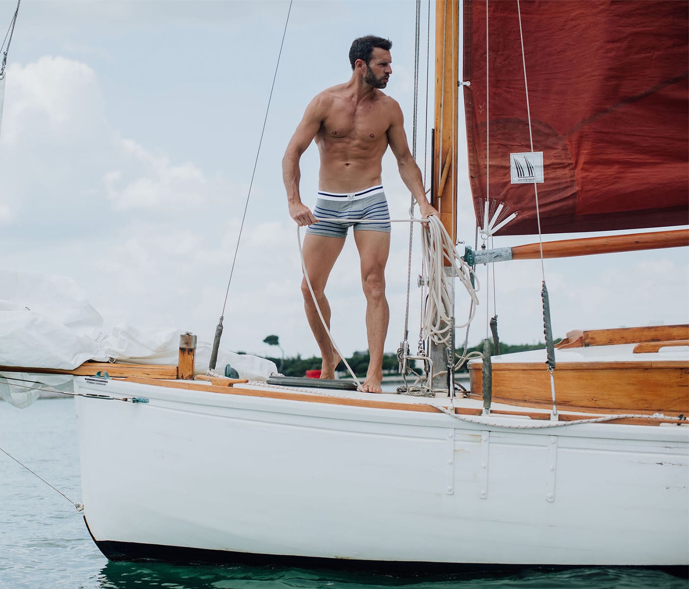 Man-sailing-wearing-Bluebuck-Nautical-trunk