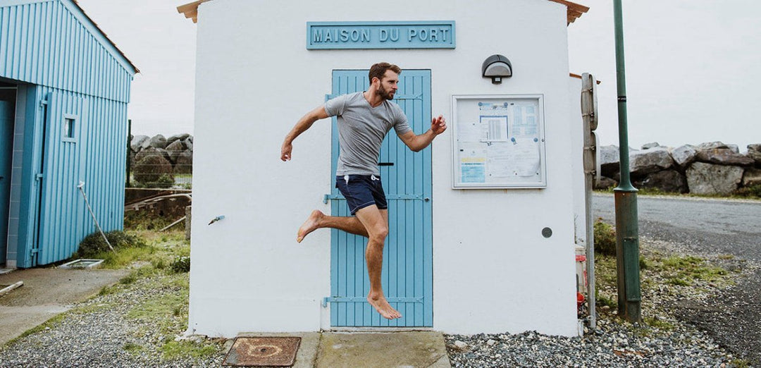 Quel t-shirt anti-transpiration choisir pour éviter la sueur, les odeurs et les auréoles ? - BLUEBUCK