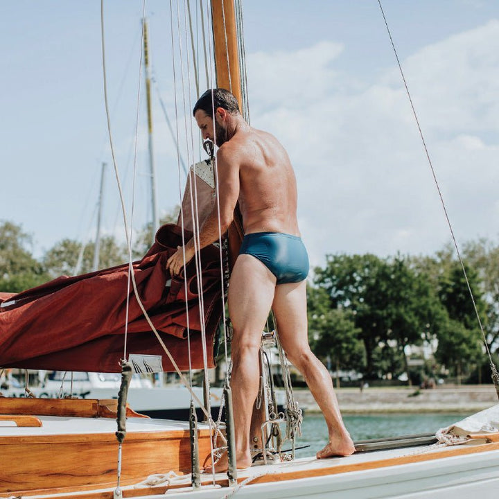 Slip de bain homme bleu roi en nylon recyclé - BLUEBUCK